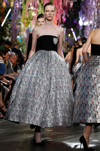 Look 74